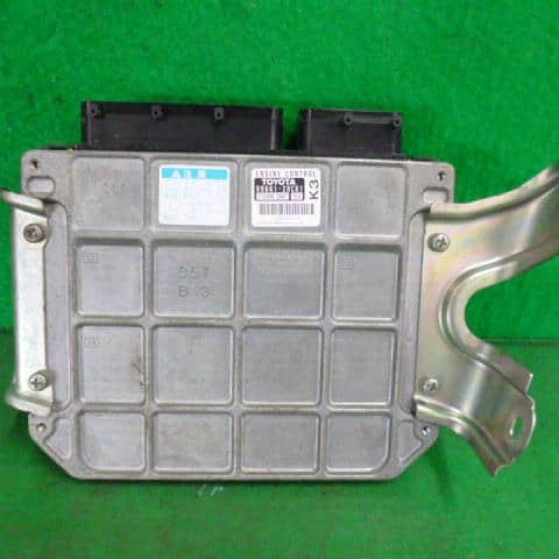 89661-28C61/Voxy ZRR70G Engine Control Unit / ECU/K3