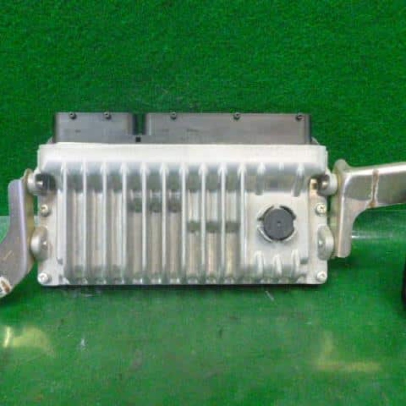 Engine Control Unit TOYOTA Corolla Axio 2015 DAA-NKE165 8966112Q00