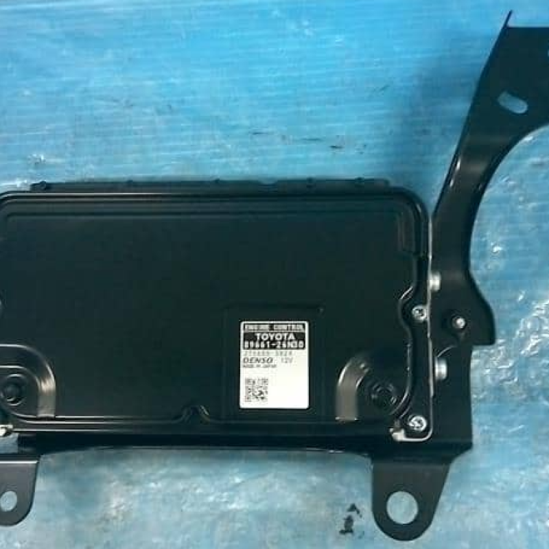 89661-26n30 TRH200V Hiace  Engine Control Unit / ECU 8966126N30