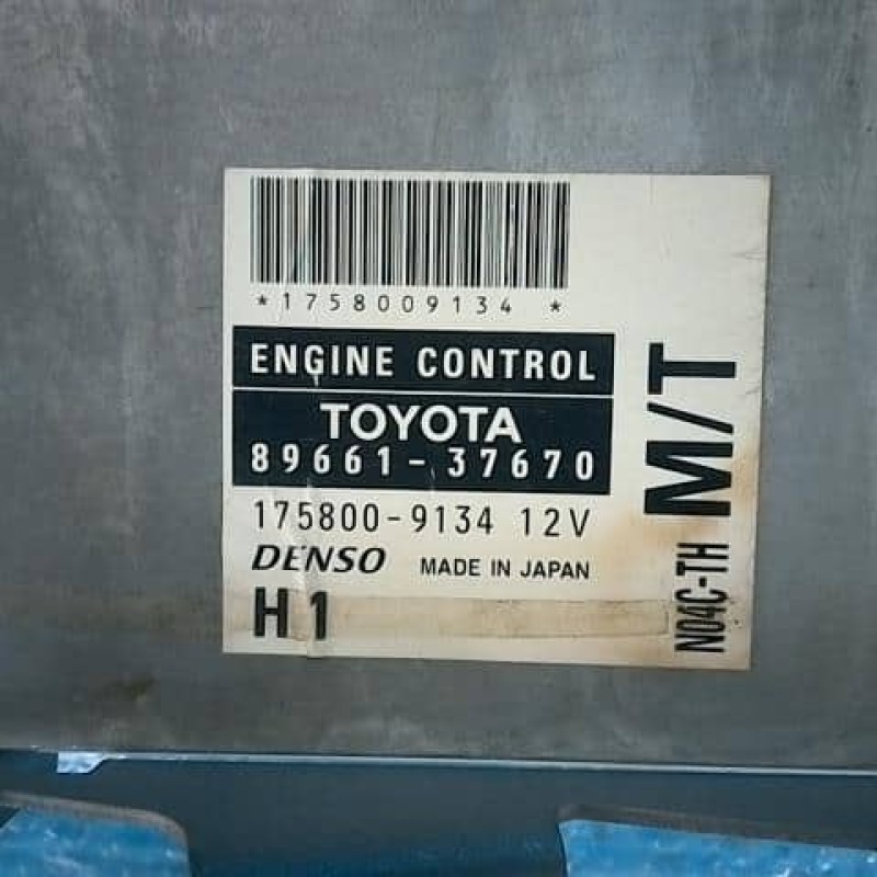 Hino Dutro XZU508M Engine Control Unit / ECU 89661-37670 H1