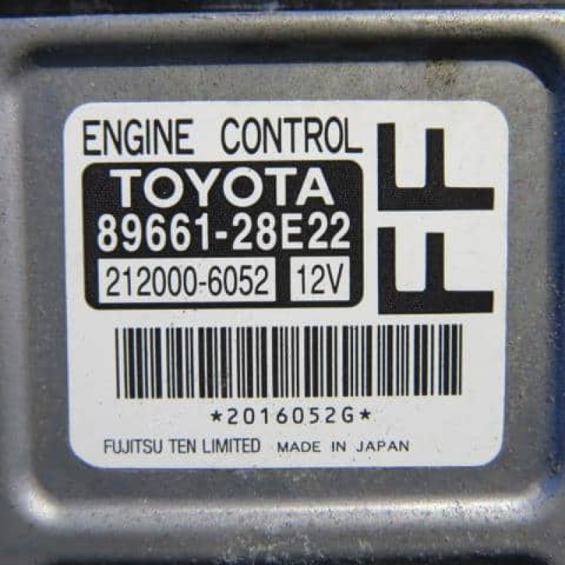 Engine Control Unit TOYOTA Voxy 2013 DBA-ZRR70G 89661-28E22 FF