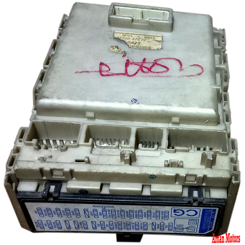 8273052C70 Fuse Box TOYOTA Vitz 2010 CBA-NCP95